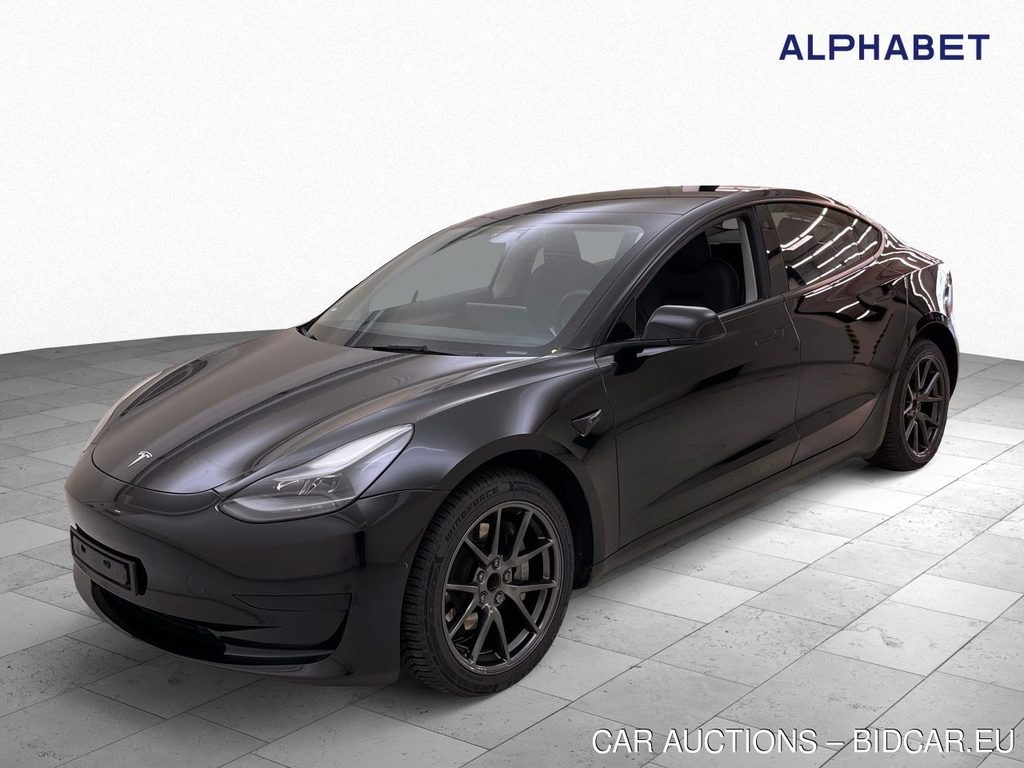 Tesla Model 3 Standard Reichweite Plus Hinterradantrieb, 2022