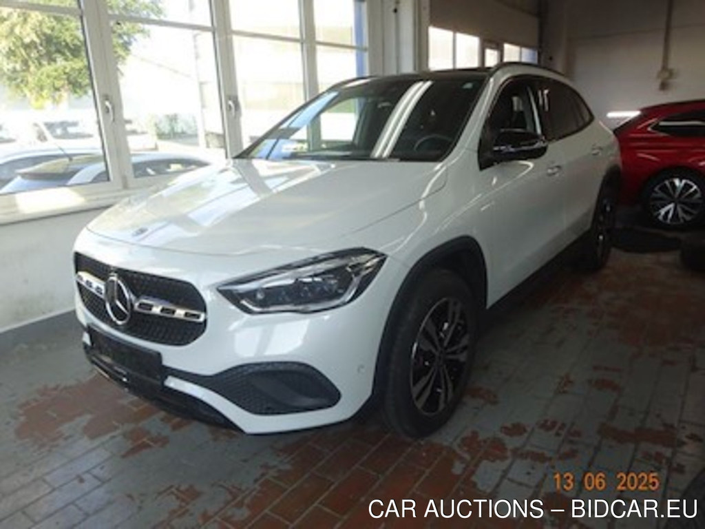 Mercedes-Benz GLA 1.3 GLA 250 E DCT