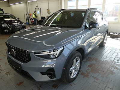Volvo XC40 2.0 B3 P PLUS DARK DCT