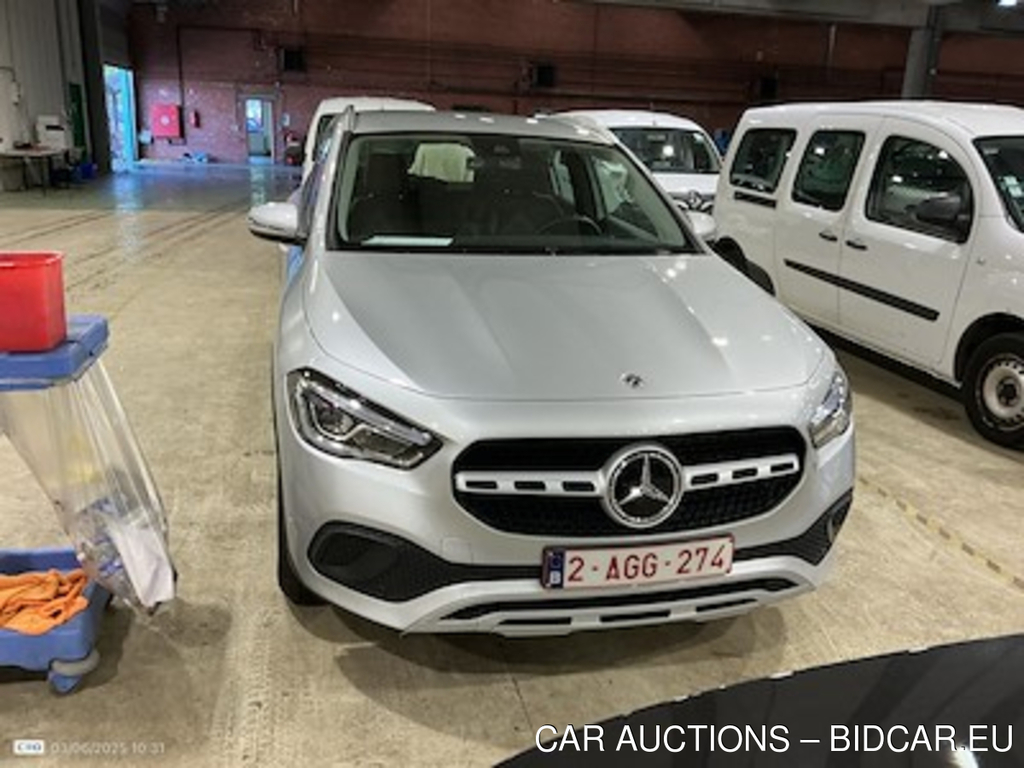 Mercedes-Benz GLA 2.0 GLA 180 D DCT BUSINESS SOLUTION