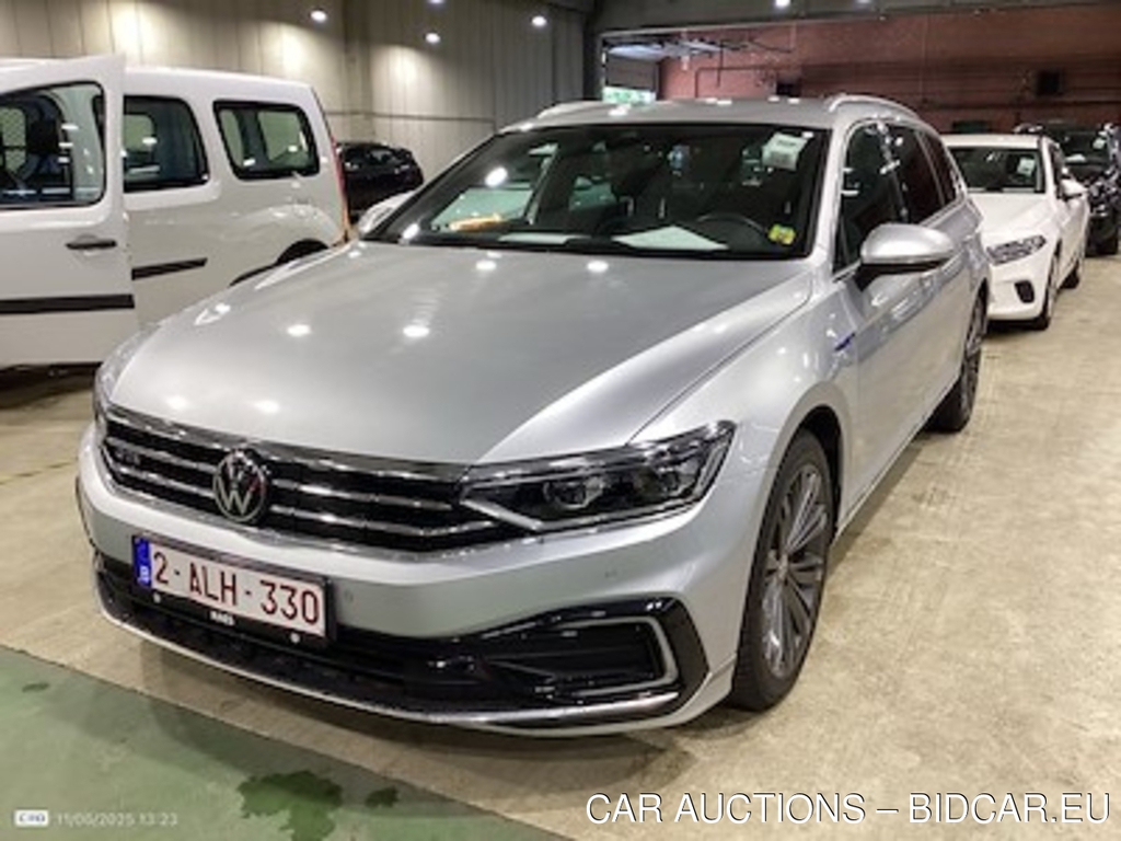 Volkswagen Passat 1.4 TSI MSQ VARIANT GTE BUSINESS