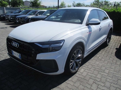 Audi Q8 50 TDI 210kW quattro tip. Sport, 2023