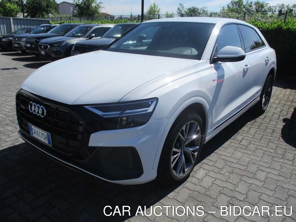Audi Q8 50 TDI 210kW quattro tip. Sport, 2023