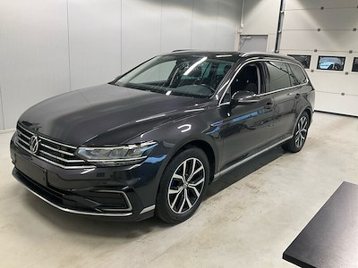 Volkswagen PASSAT 1.4 TSI GTE HIGH PLUG-IN HYBRID DSG VARIANT UA!