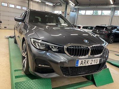 BMW Series 3 330e xDrive Touring M Sport Skinn PDC