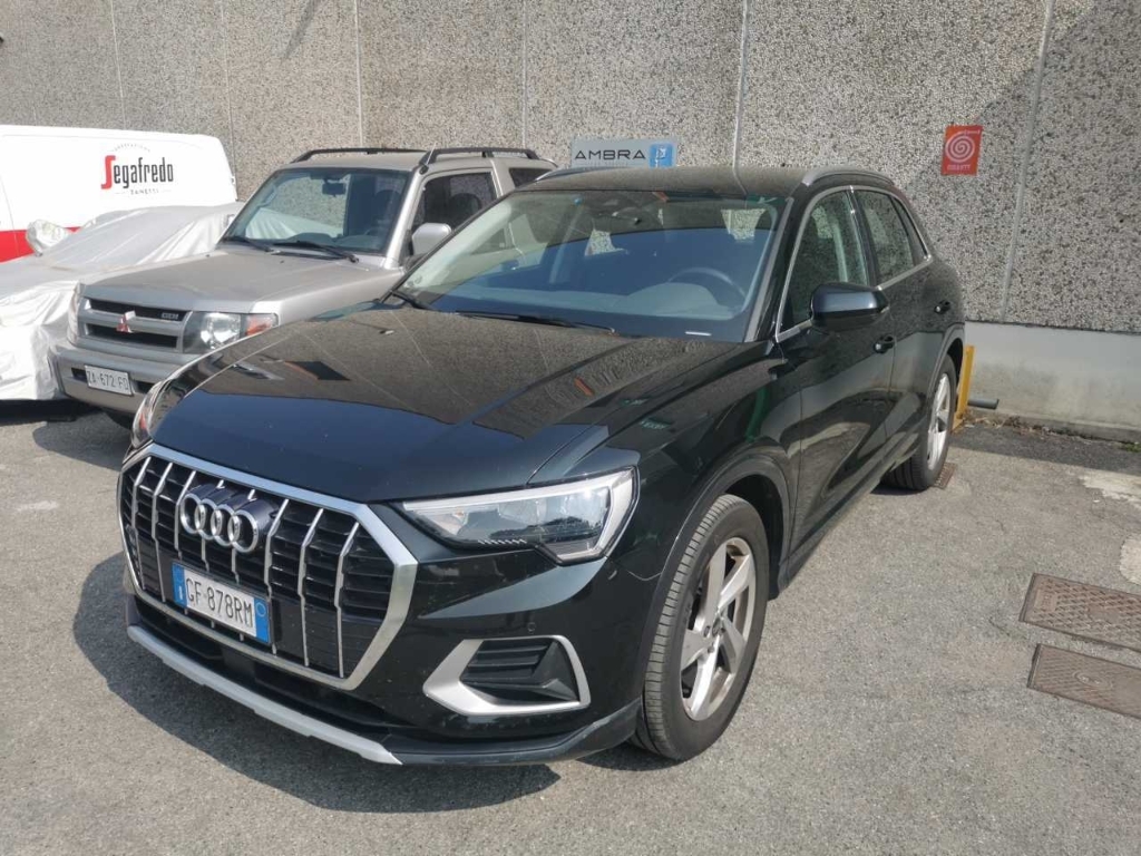 Audi Q3 35 TDI quattro S tronic Business Advance, 2021