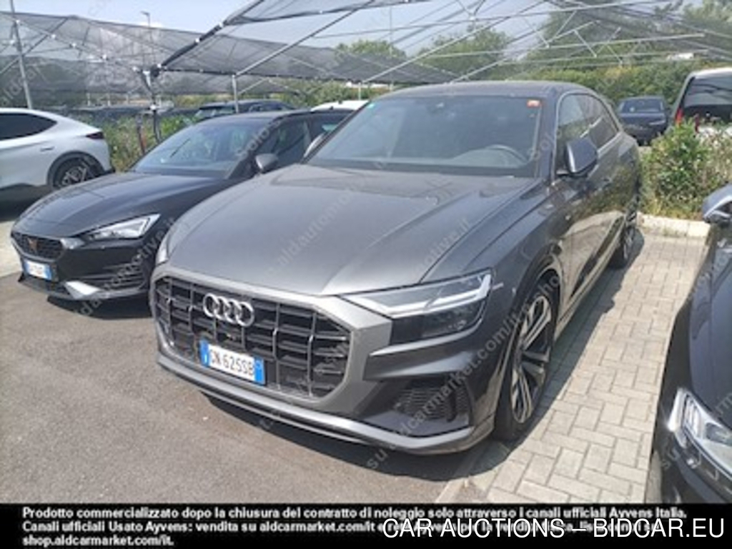 Audi Q8 55 tfsi 250kw quattro -