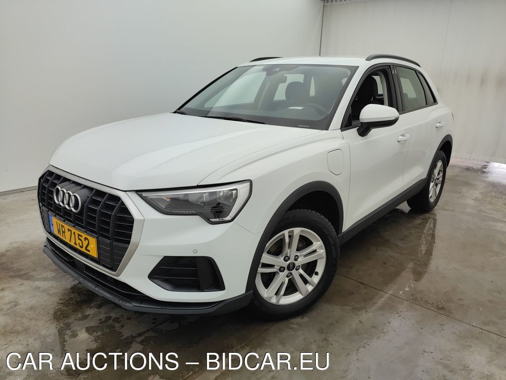 Audi Q3 - 2019 Q3 45 TFSIE PHEV ATTRACTION S TRON.(180 KW), 2021