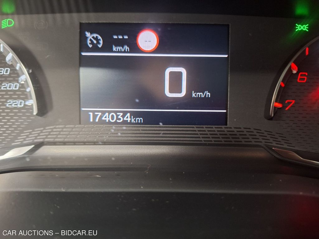 Peugeot 2008 diesel - 2020 2008 1.5 BLUEHDI ACTIVE PACK S&S (EU6.3), 2022
