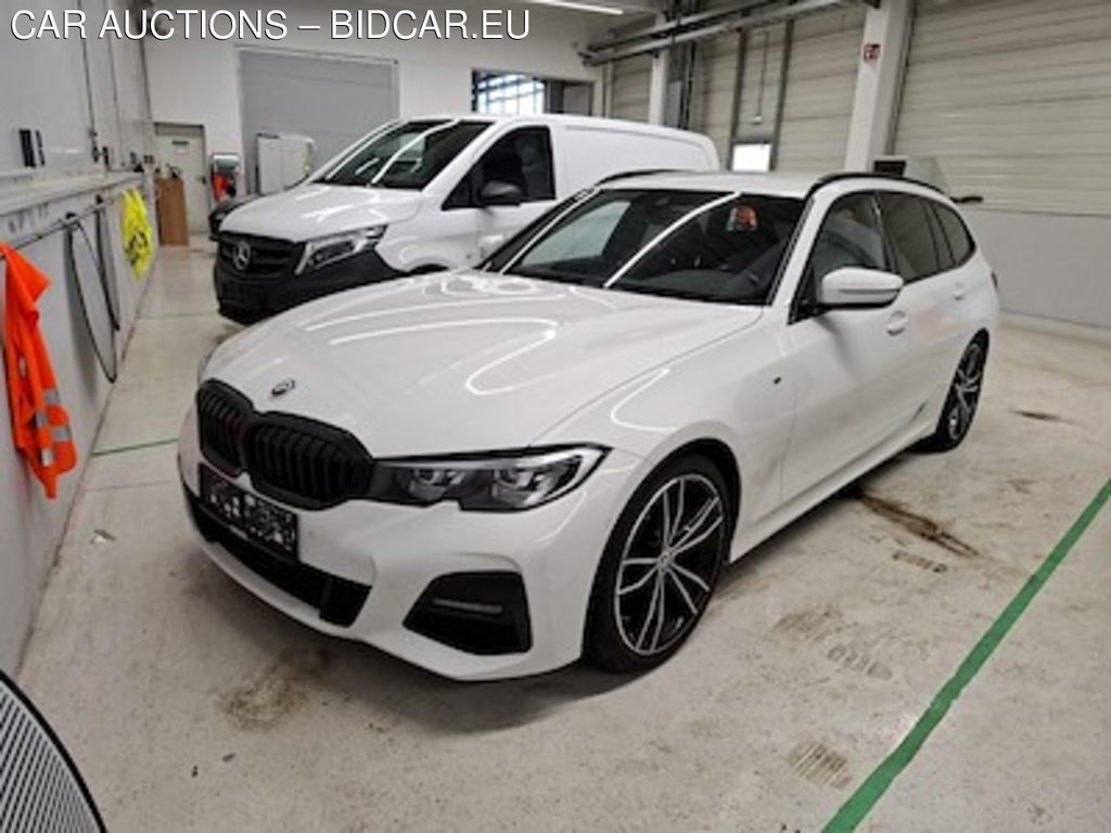 BMW Series 3 318d A Touring 110KW