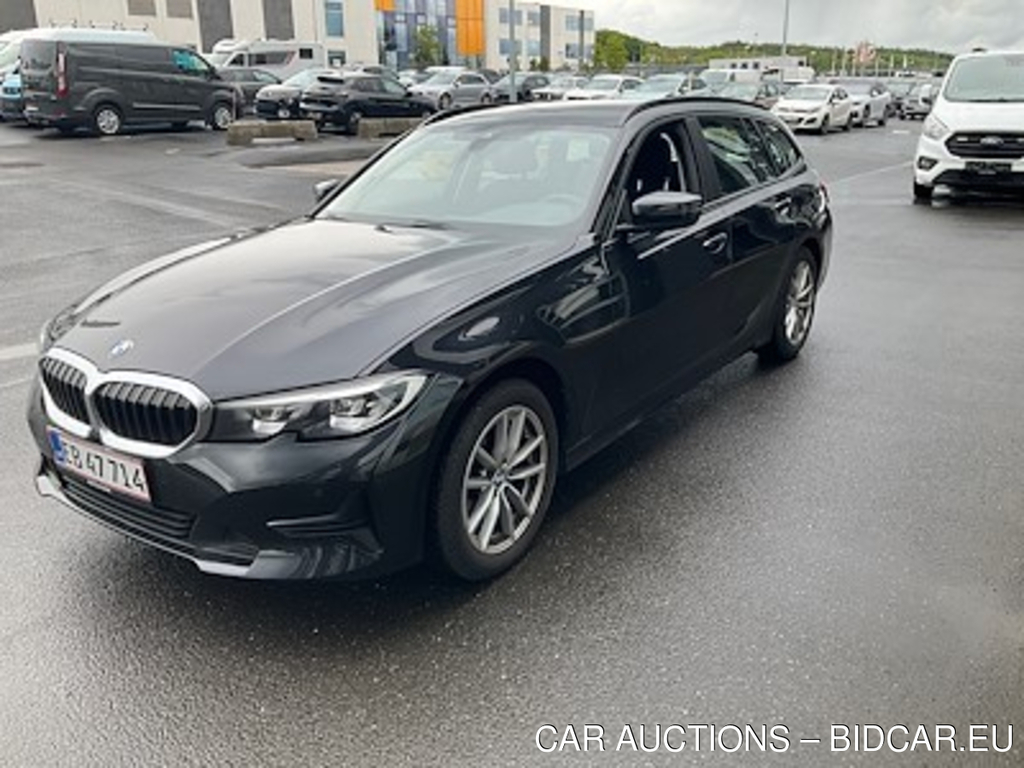 BMW 3 serie 2.0 320D F CONNECTED TOURING AUTO stationcar UA!