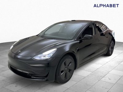 Tesla Model 3 Standard Reichweite Plus Hinterradantrieb, 2022