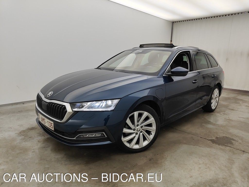 Skoda Octavia combi - 2020 OCTAVIA SW 1.4 TSI PHEV CLEVER+ DSG, 2021