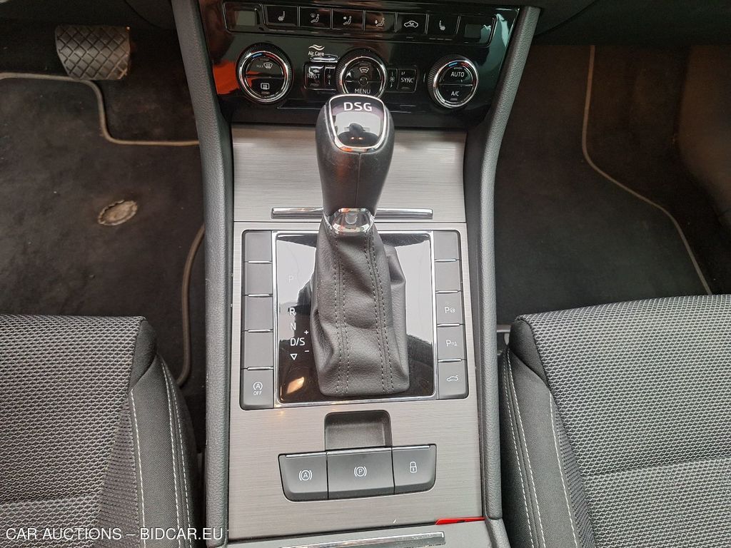 Skoda Superb combi diesel - 2019 SUPERB SW 2.0 CR TDI STYLE DSG, 2020