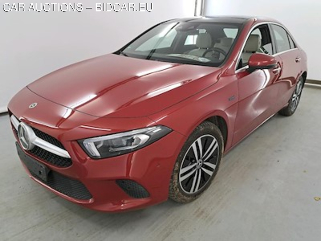 Mercedes-Benz A-class limousine 1.3 A 250 E BUSINESS SOLUTION PLUS DCT