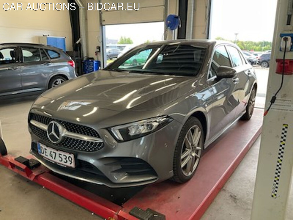 Mercedes-Benz A-KLASSE 1.3 A 250 e DCT UA!