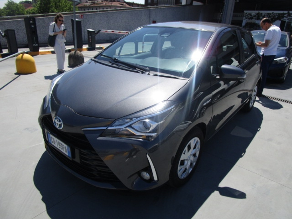Toyota Yaris 1.5 Hybrid Business, 2020