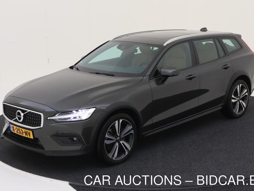 Volvo V60 cross country 2.0 B5 250PK AWD PRO, 2021