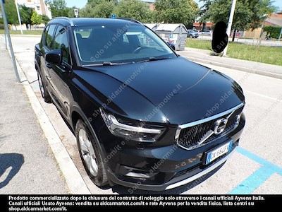 Volvo xc40 B4 awd automatico momentum -