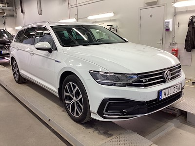 Volkswagen Passat GTE Drag Paket Copckpit Varmare Navi