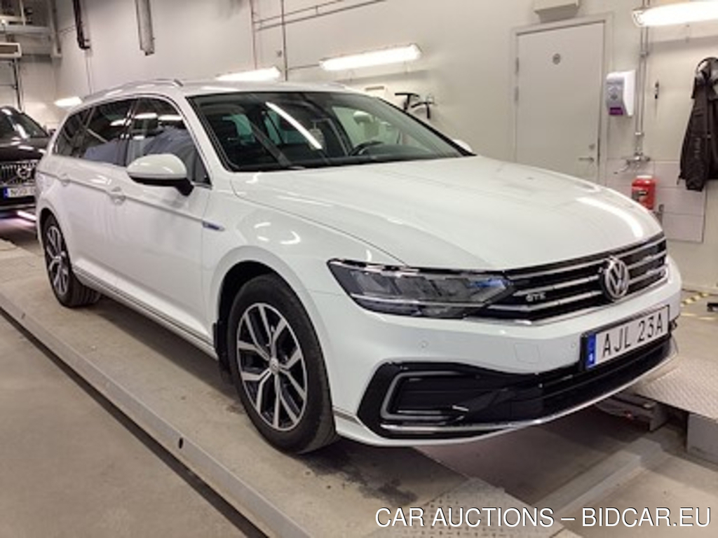 Volkswagen Passat GTE Drag Paket Copckpit Varmare Navi