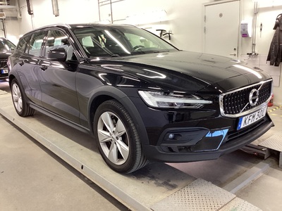Volvo V60 cross country Cross Country B4 AWD Momentum Kamera VOC