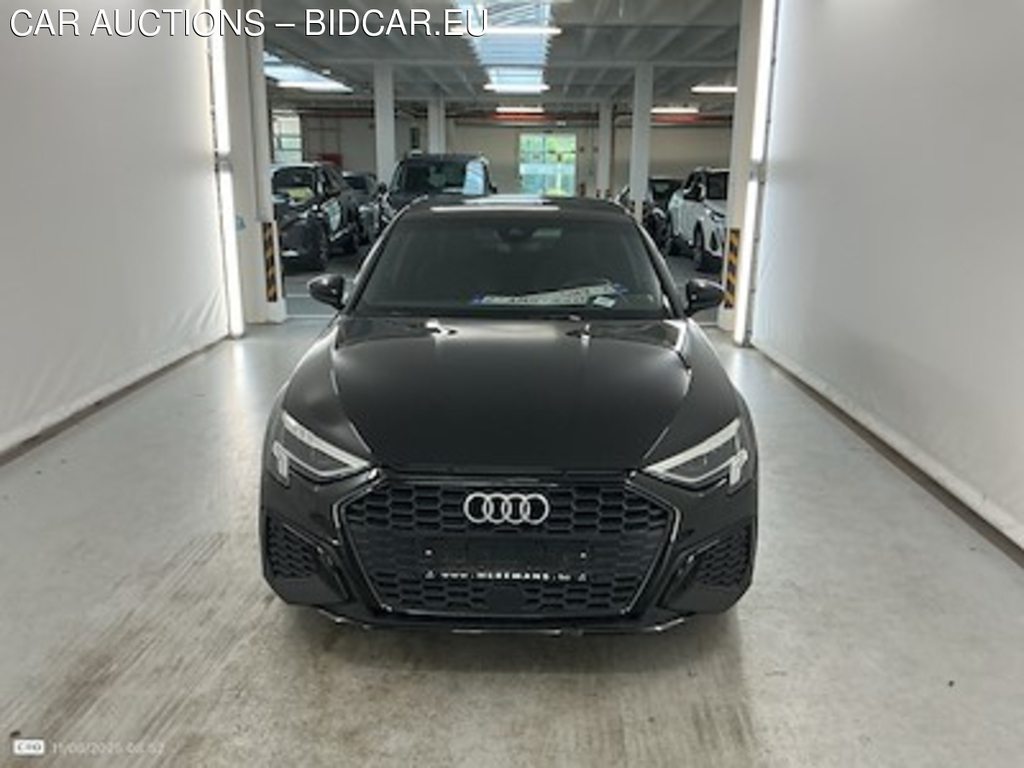 Audi A3 berline 1.0 TFSI 30 81KW S TR. S LINE BUS. EDIT. Assist + APS voor- en achteraan