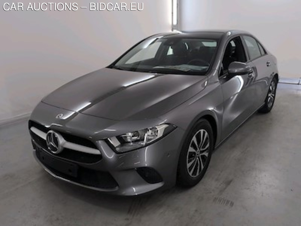 Mercedes-Benz A-class limousine 1.3 A 180 BUSINESS SOLUTION ESSENTIAL