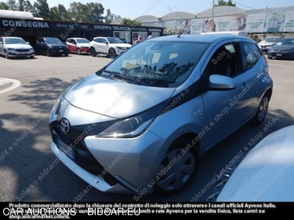 Toyota aygo 1.0 vvt-i x-play tss -