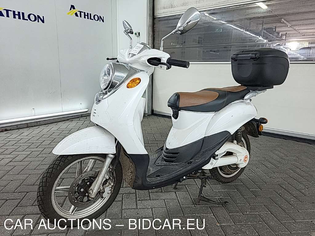 EMCO Novi NOVI C1500 2X ACCU 28AH CONTROLLER 2.0, 2019