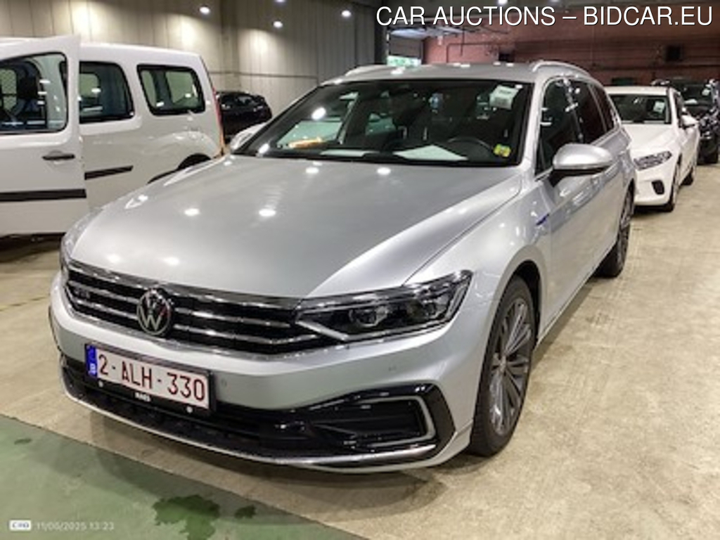 Volkswagen Passat 1.4 TSI MSQ VARIANT GTE BUSINESS