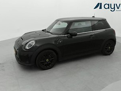MINI 32.6 kwh cooper SE 184 CV Classic Trim, Cuir, Toit Pano, Comfort Pack, PDC