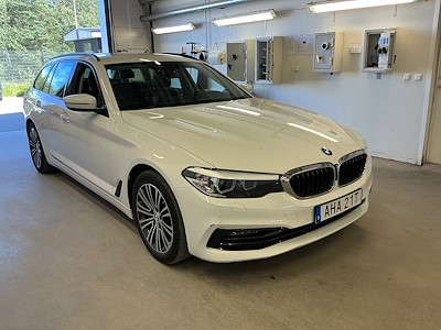 BMW 5-serie 520d Touring xDrive Sport Line HiFi Kamera Navi