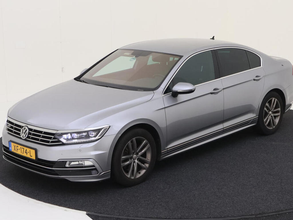 Volkswagen Passat 1.5 TSI 150PK DSG HIGHLINE BUSINESS R MULTIMEDIA STYLE R-LINE EX, 2019