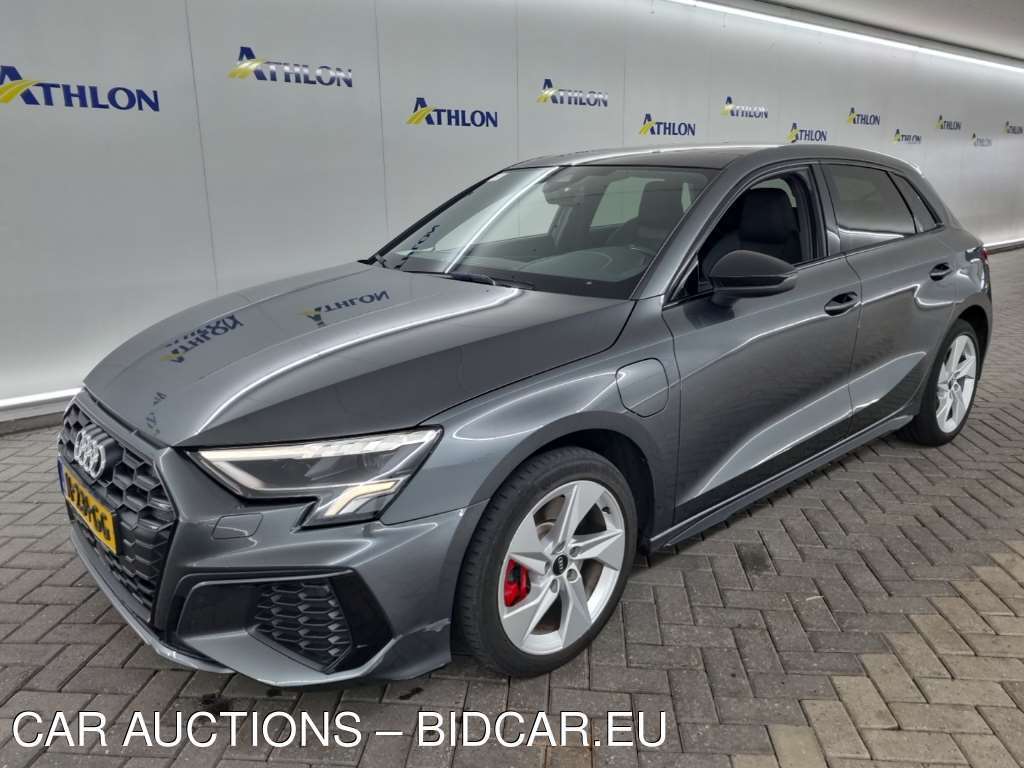 Audi A3 Sportback 45 TFSI E S TRONIC S EDITION COMPETITION 5D 180KW, 2021