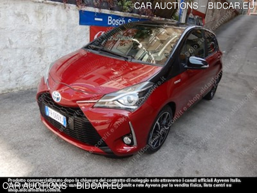 Toyota yaris 1.5 hybrid trend red -