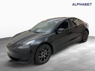 Tesla Model 3 Standard Reichweite Plus Hinterradantrieb, 2022