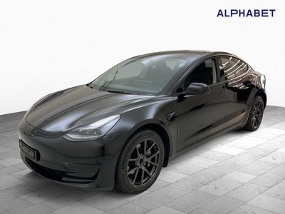 Tesla Model 3 Standard Reichweite Plus Hinterradantrieb, 2022