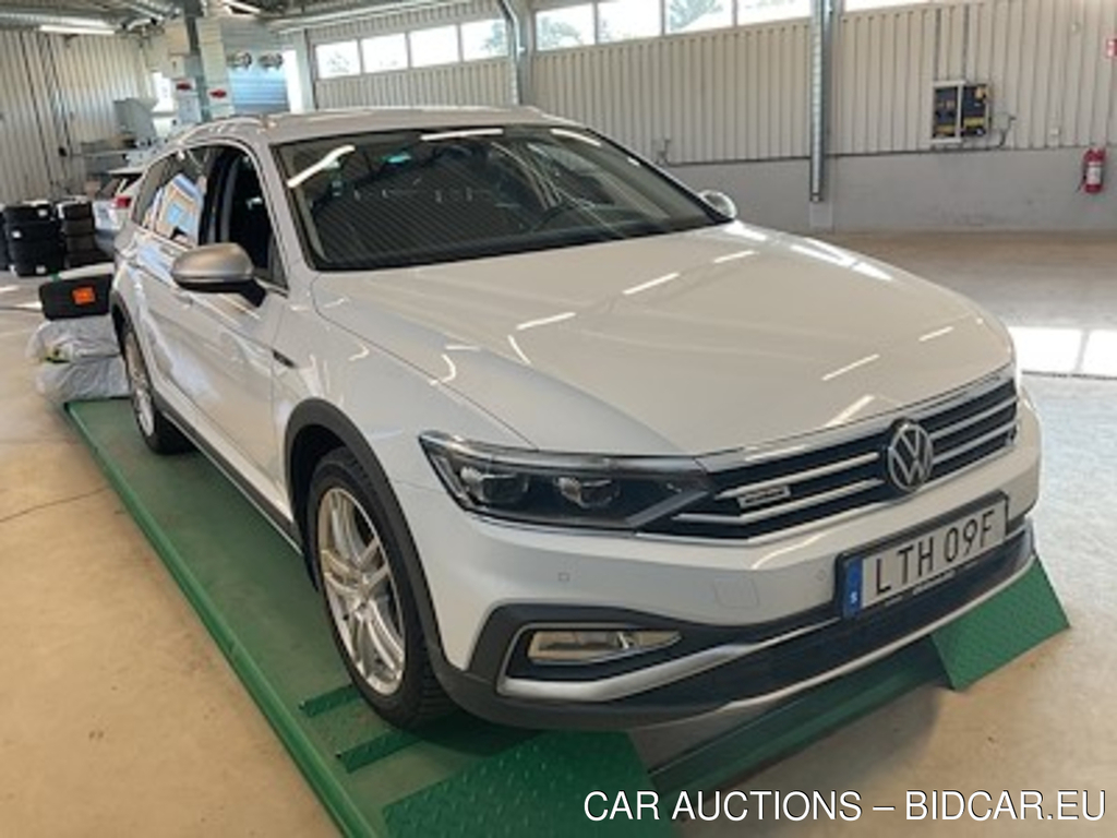 Volkswagen Passat Alltrack 2.0 TDI 4Motion 200hk Executive Drag Paket Varmare Cockpit Navi