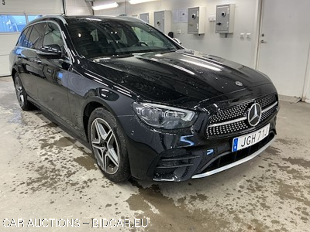 Mercedes-Benz E-Class 300 T de 4MATIC AMG Line Widescreen Varmare Drag MULTIBEAM LED 360-Kamera