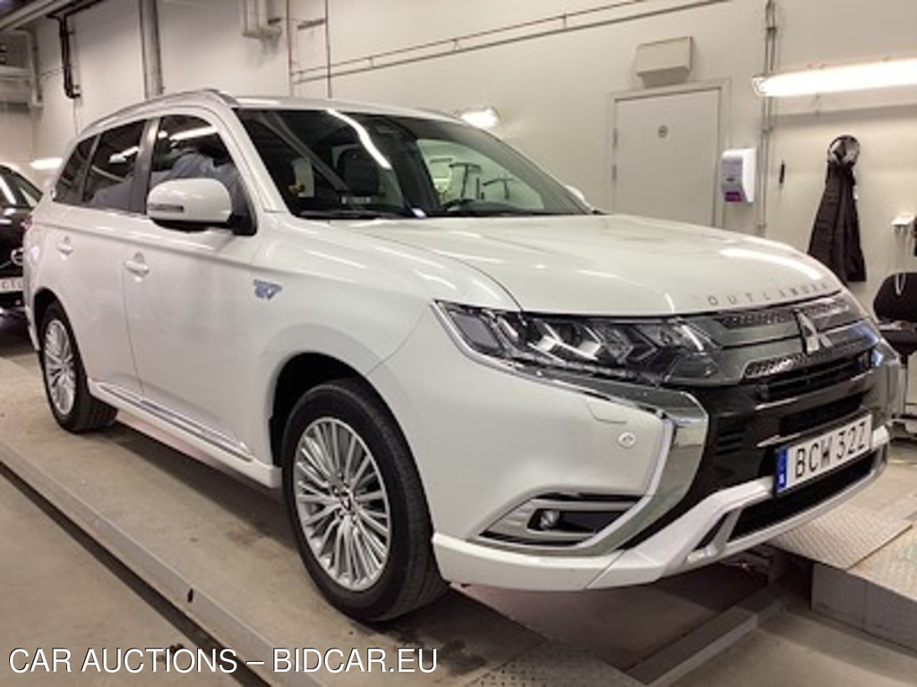 Mitsubishi Outlander 2.4 PHEV Business Skinn Drag Kamera