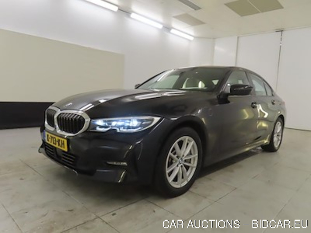 BMW 3 serie sedan 330iA High Executive Edition 4d