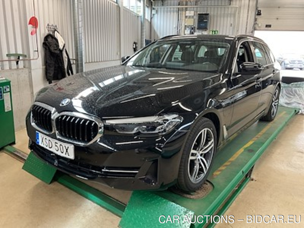 BMW Series 5 530e xDrive Touring Connected Edit KameraNavi