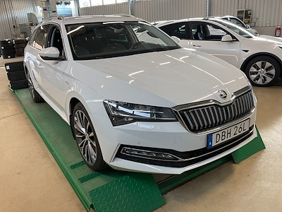 Skoda SUPERB iV Kombi 1.4 Plug-In L&amp;K Safe Tech Drag Paket Cockpit Skinn