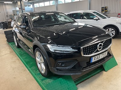 Volvo V60 cross country Cross Country B4 AWD Momentum Teknik H/K Drag Kamera BLIS Navi