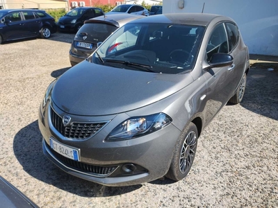 Lancia Ypsilon 1.0 FireFly 70cv Hybrid Platino, 2024