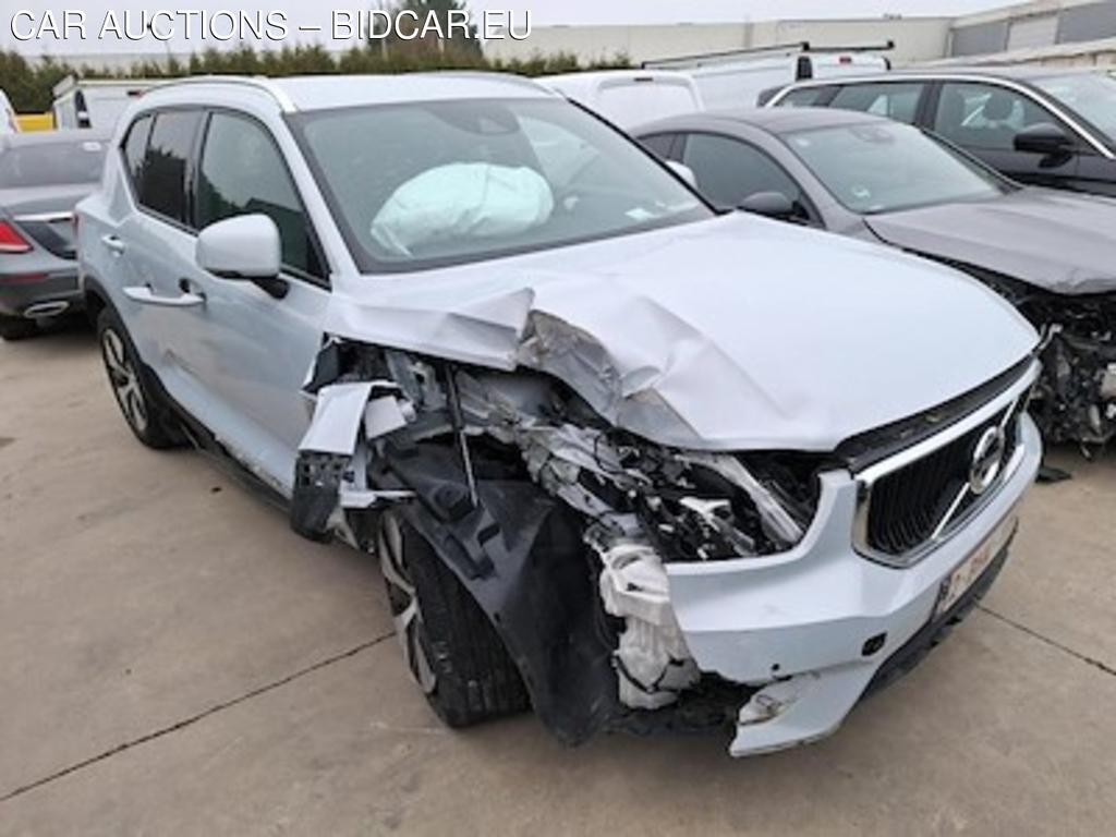 Volvo XC40 1.5 T2 MOMENTUM PRO AUTO
