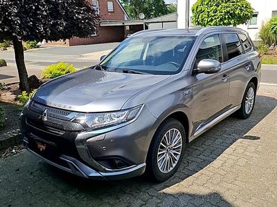 Mitsubishi Outlander 2.4 4WD PLUG-IN HYBRID, 2020
