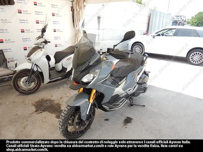 Peugeot XP 400 400i GT scooter -