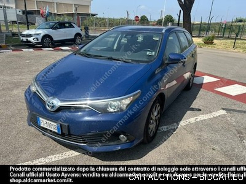 Toyota auris touring sports hybrid business -